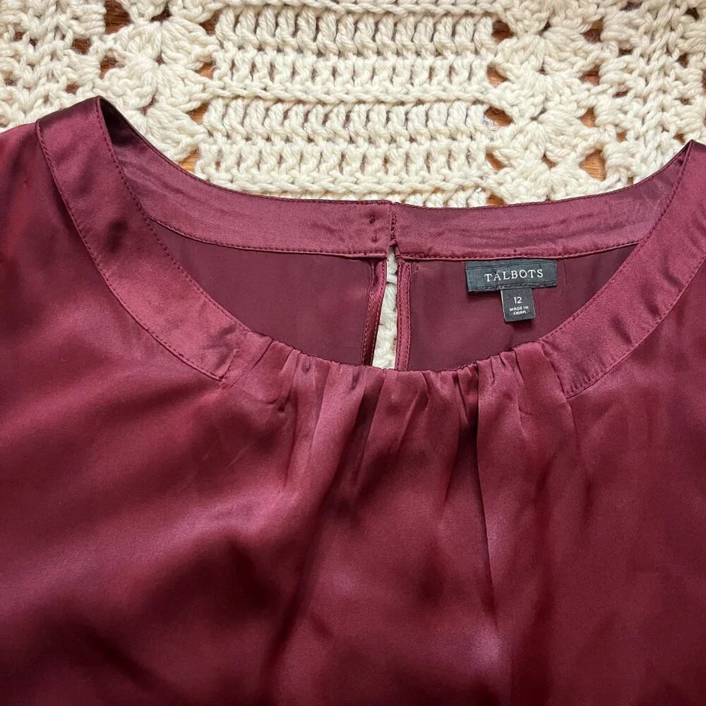Talbots 100% Silk Gathered Neck Sleeveless Shell Burgandy Size 12 - Picture 2 of 7